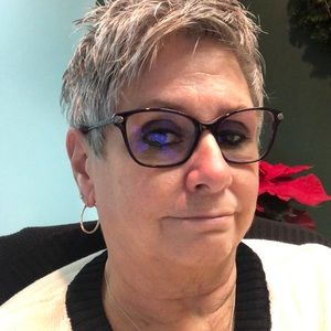 Meet your Posher, Andrea